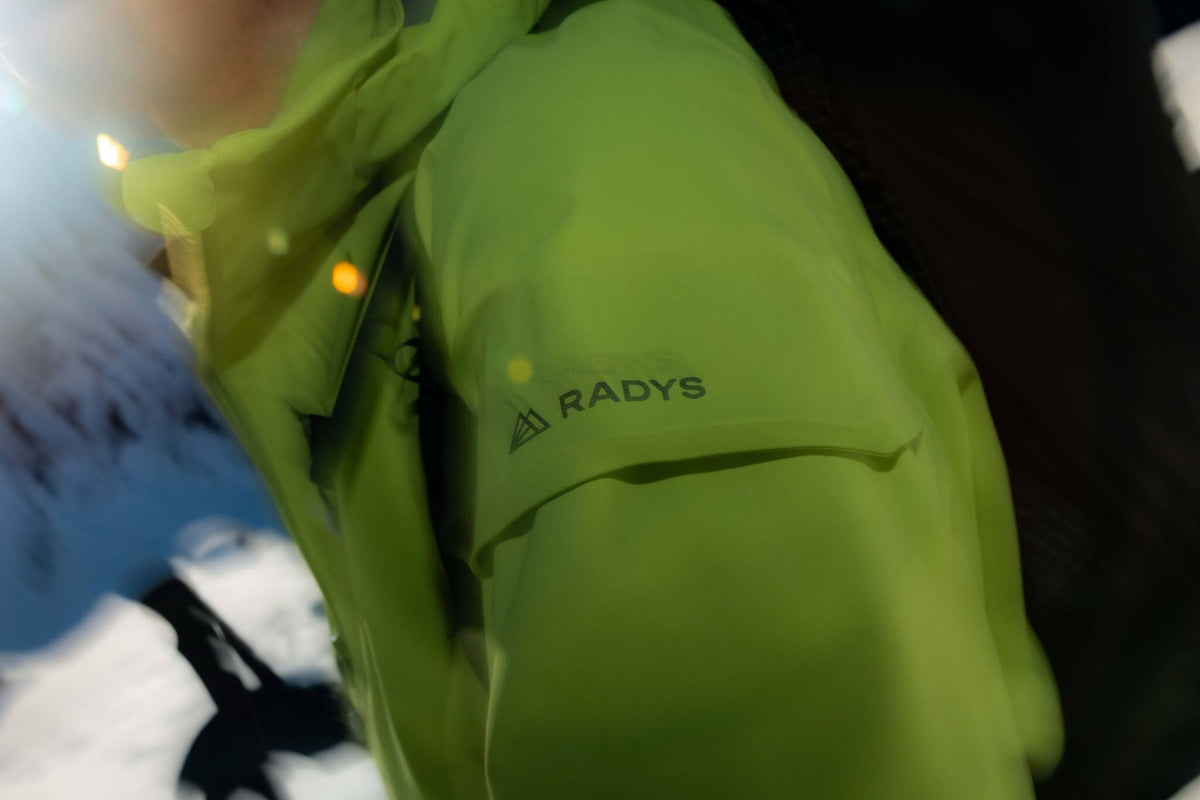 So wäschst du deine Hardshell-Jacke richtig