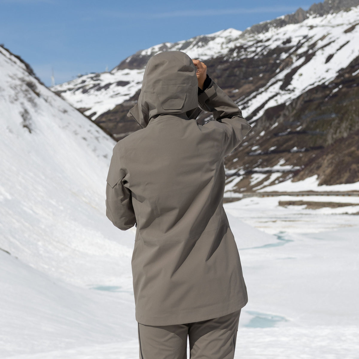 R1 Free Mountain Tech Jacket Women | ash