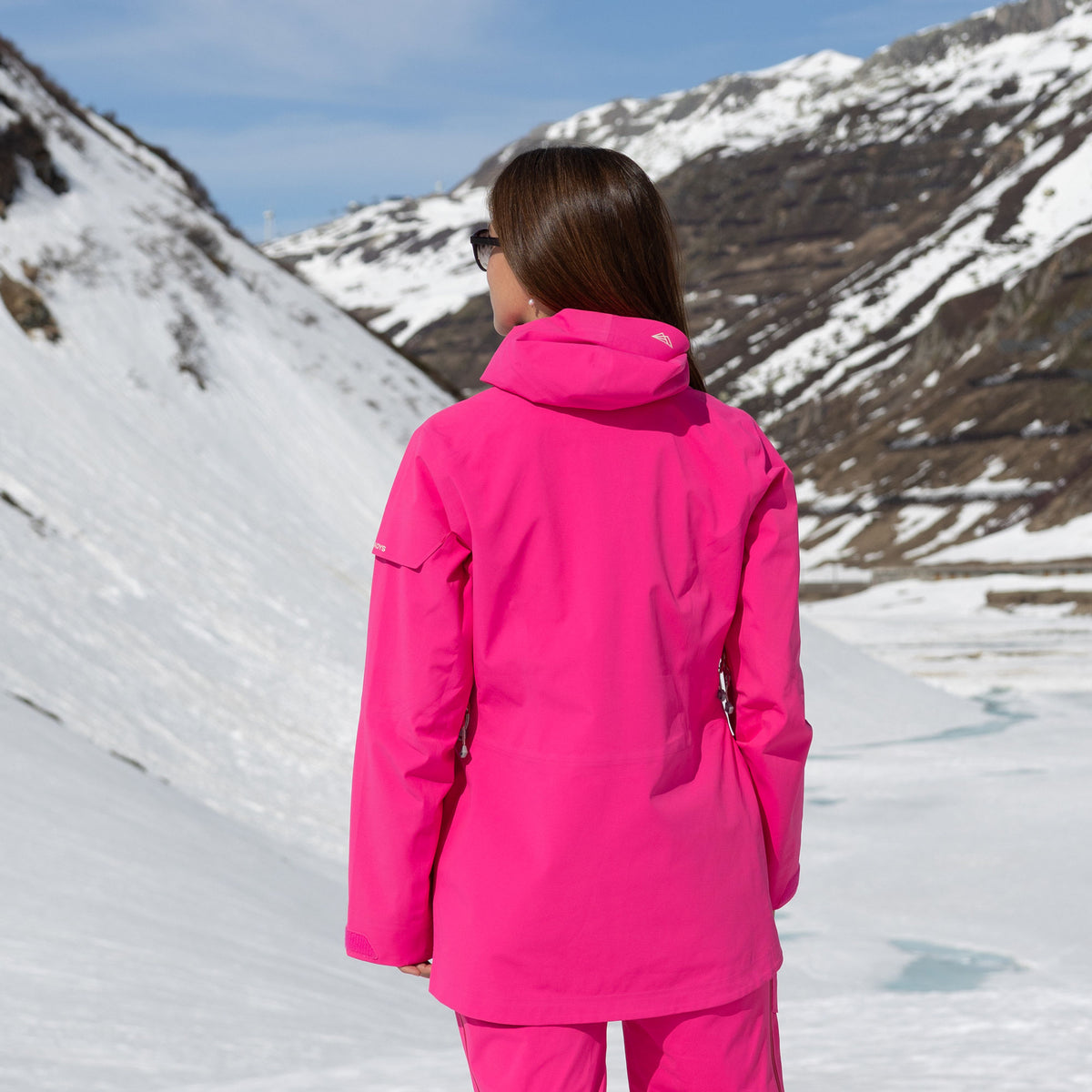 R1 Free Mountain Tech Jacket Women | bright pinkt