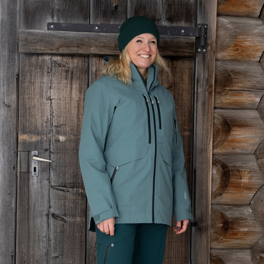 R1 Free Mountain Tech Jacket Women | pine