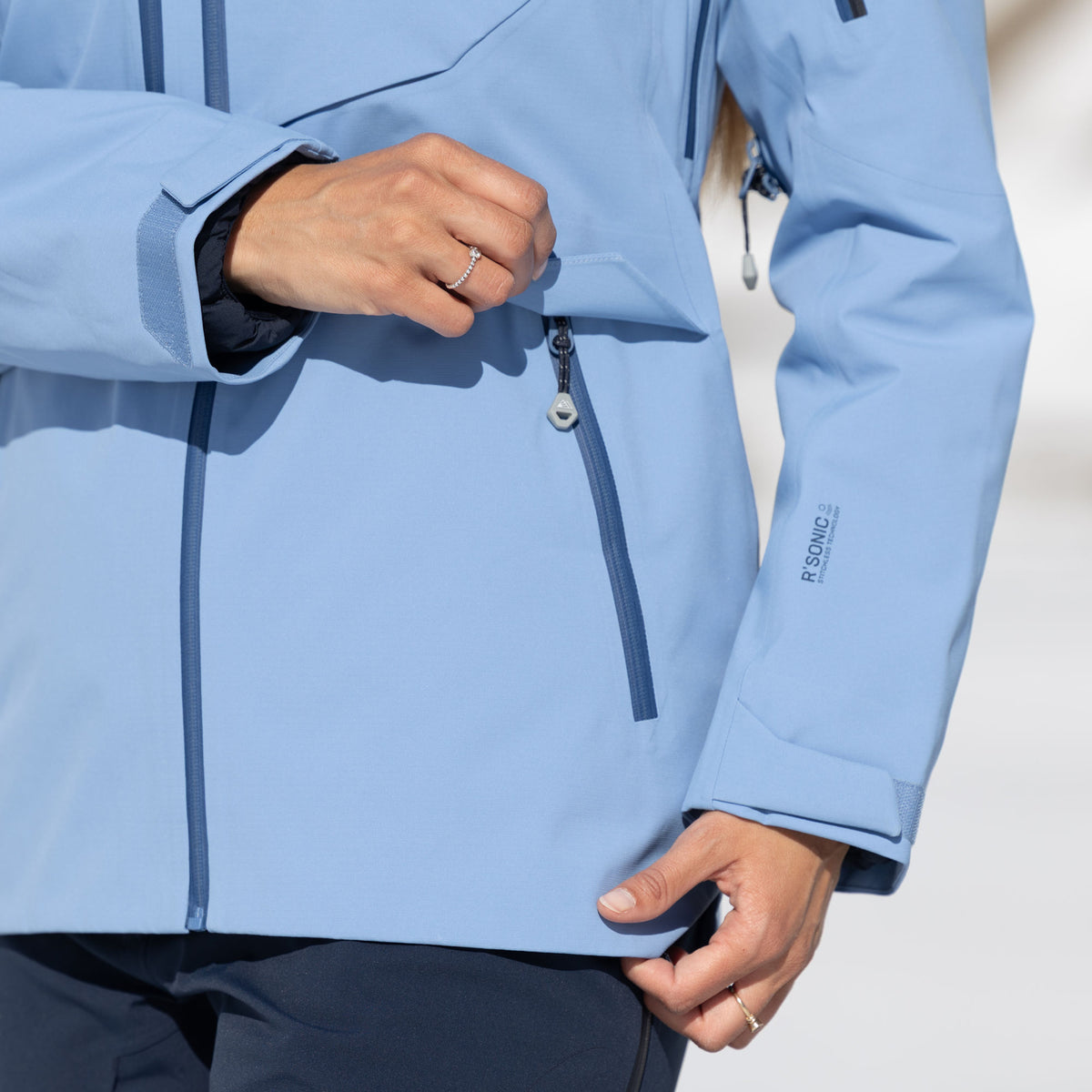 R1 Free Mountain Tech Jacket Women | shadow blue