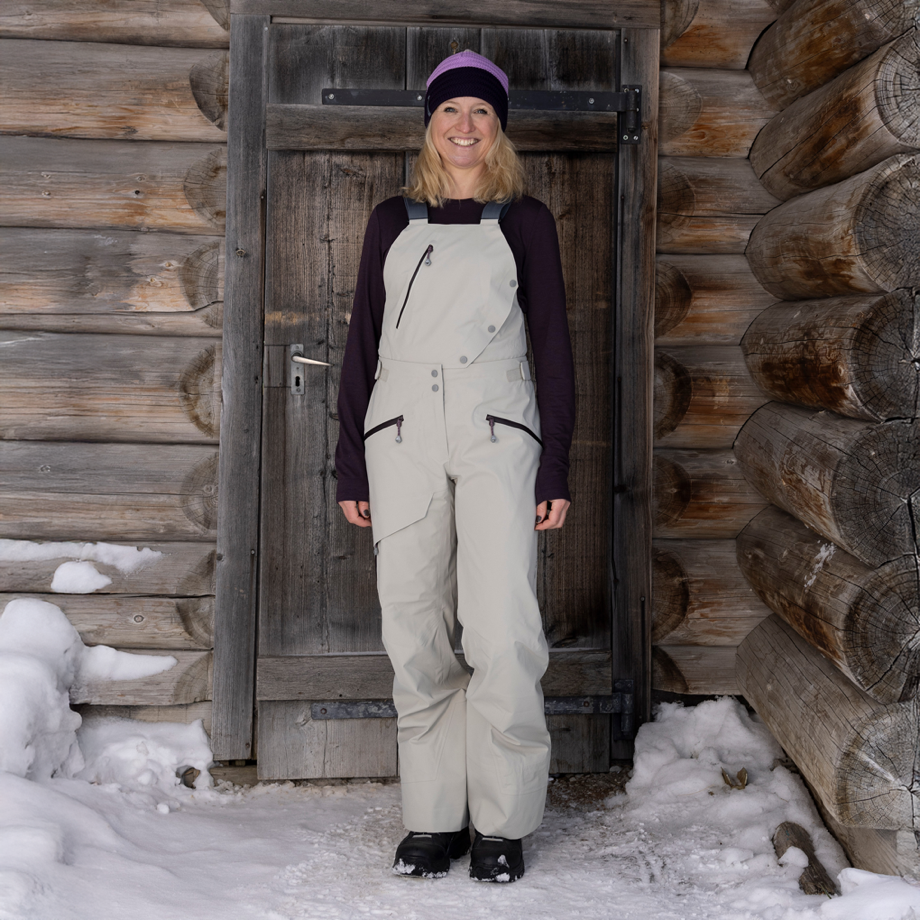 R1 Free Mountain Tech Pants Women | abbey stone