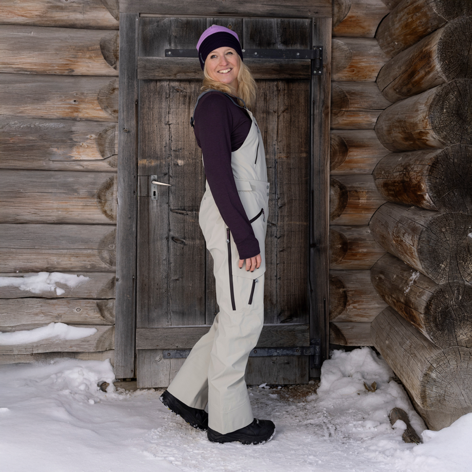 R1 Free Mountain Tech Pants Women | abbey stone