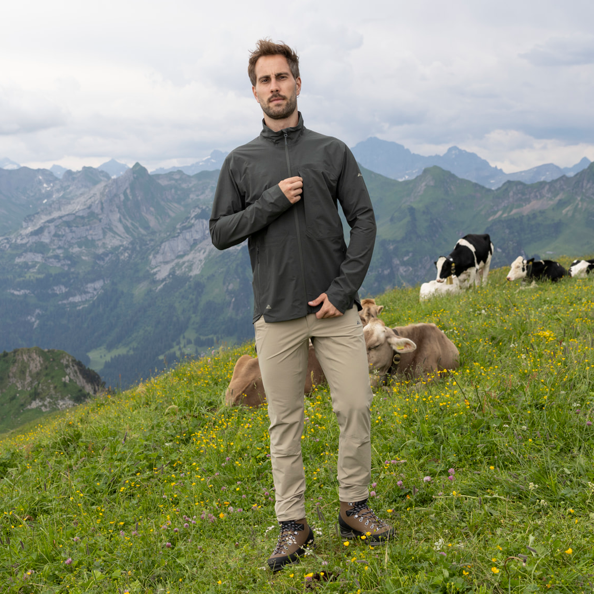 R2 Hiking Softshell Jacket Men | thyme leaves