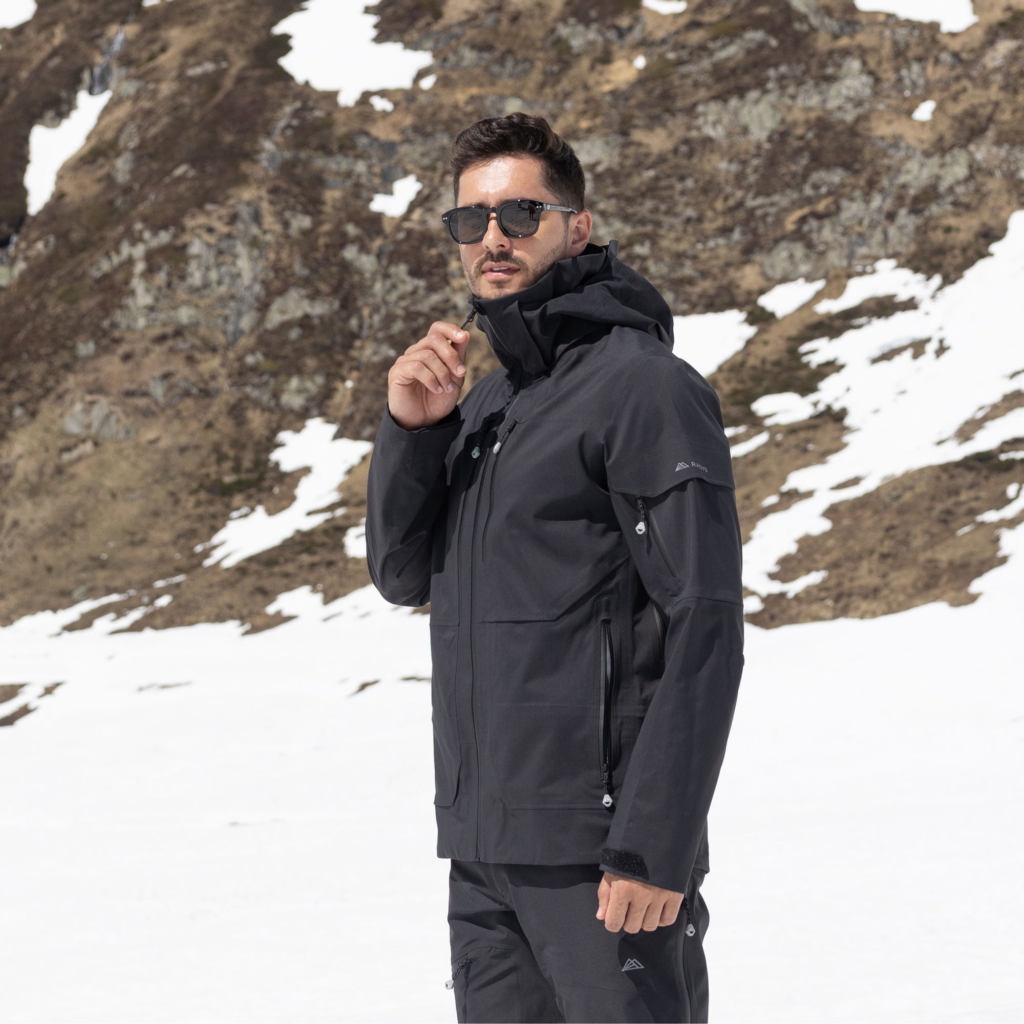 R1 Tech Jacket Men | black