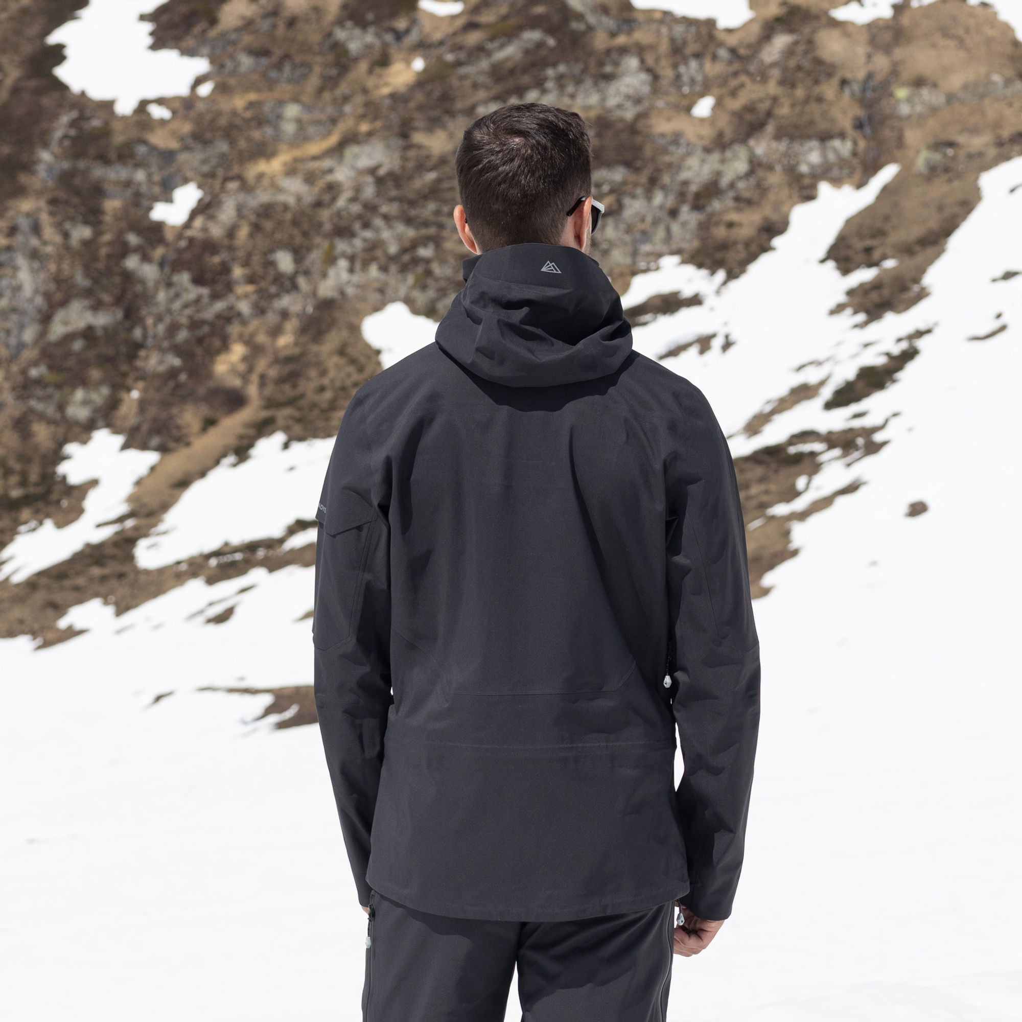 R1 Tech Jacket Men | black