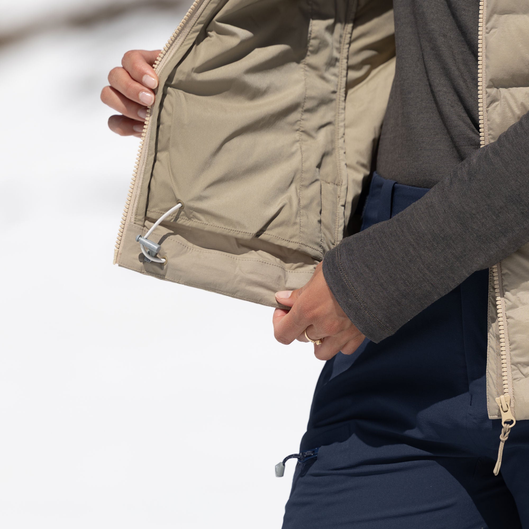 R3 Insulated Vest Women | cedar