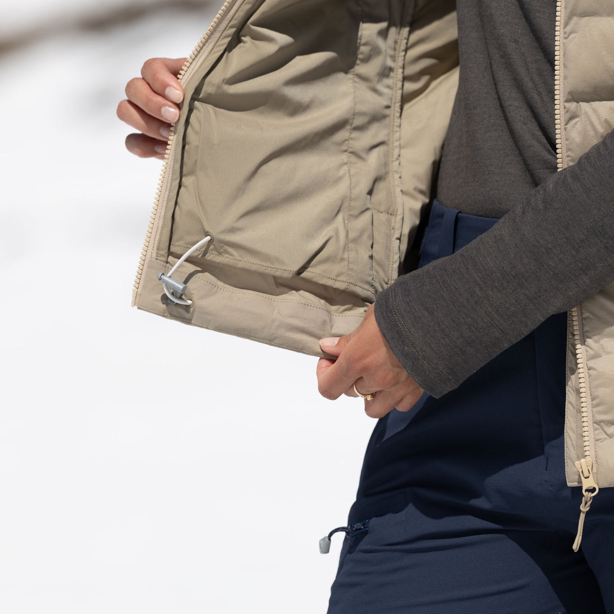 R3 Insulated Vest Women | cedar