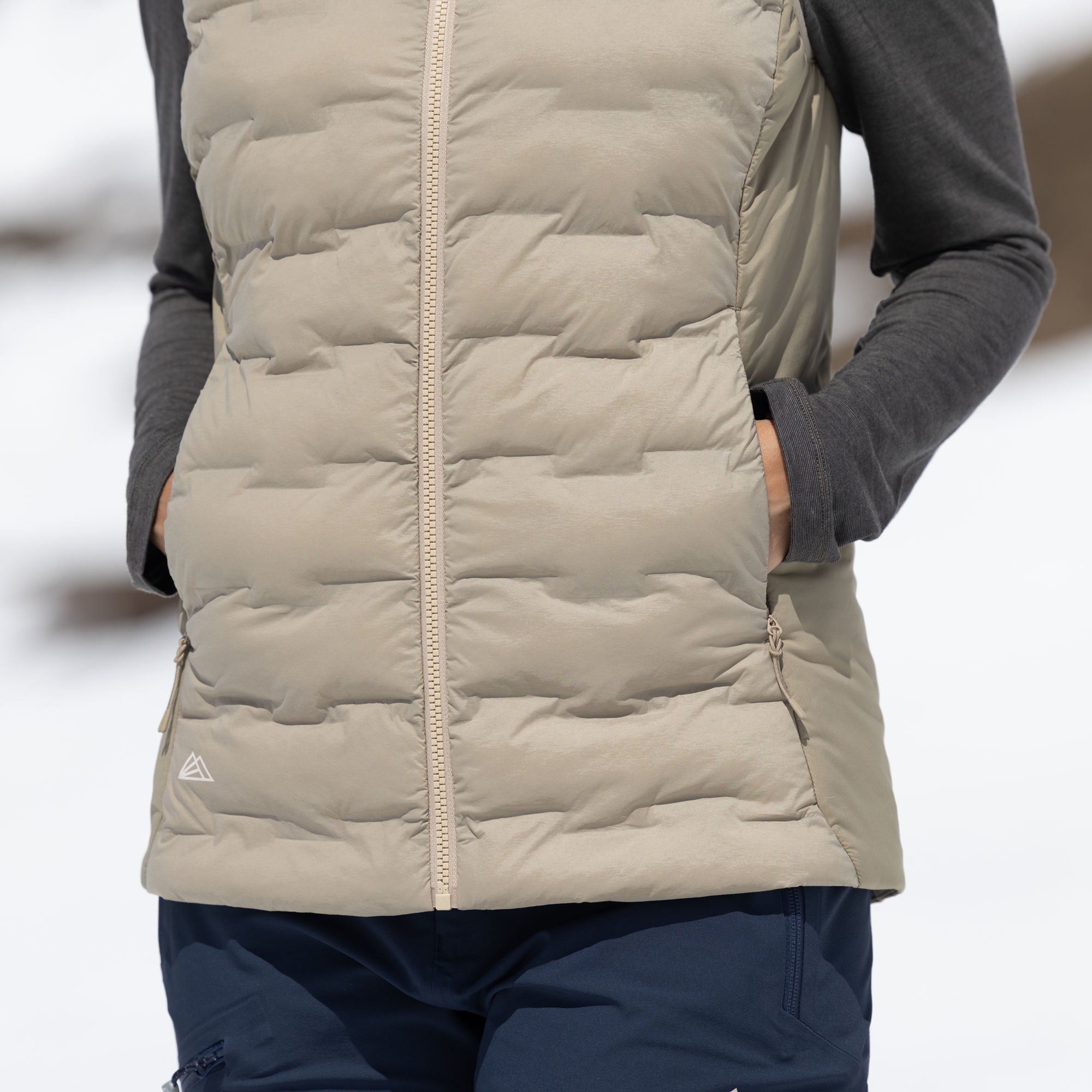 R3 Insulated Vest Women | cedar