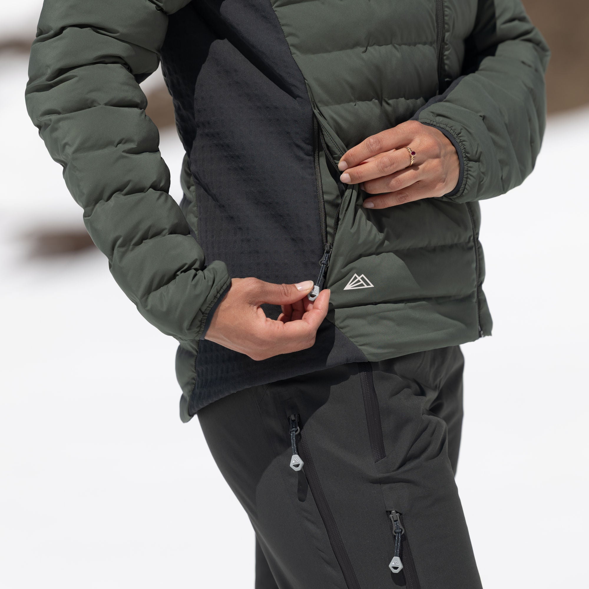 R3 Hybrid Insulated Jacket Women | moos