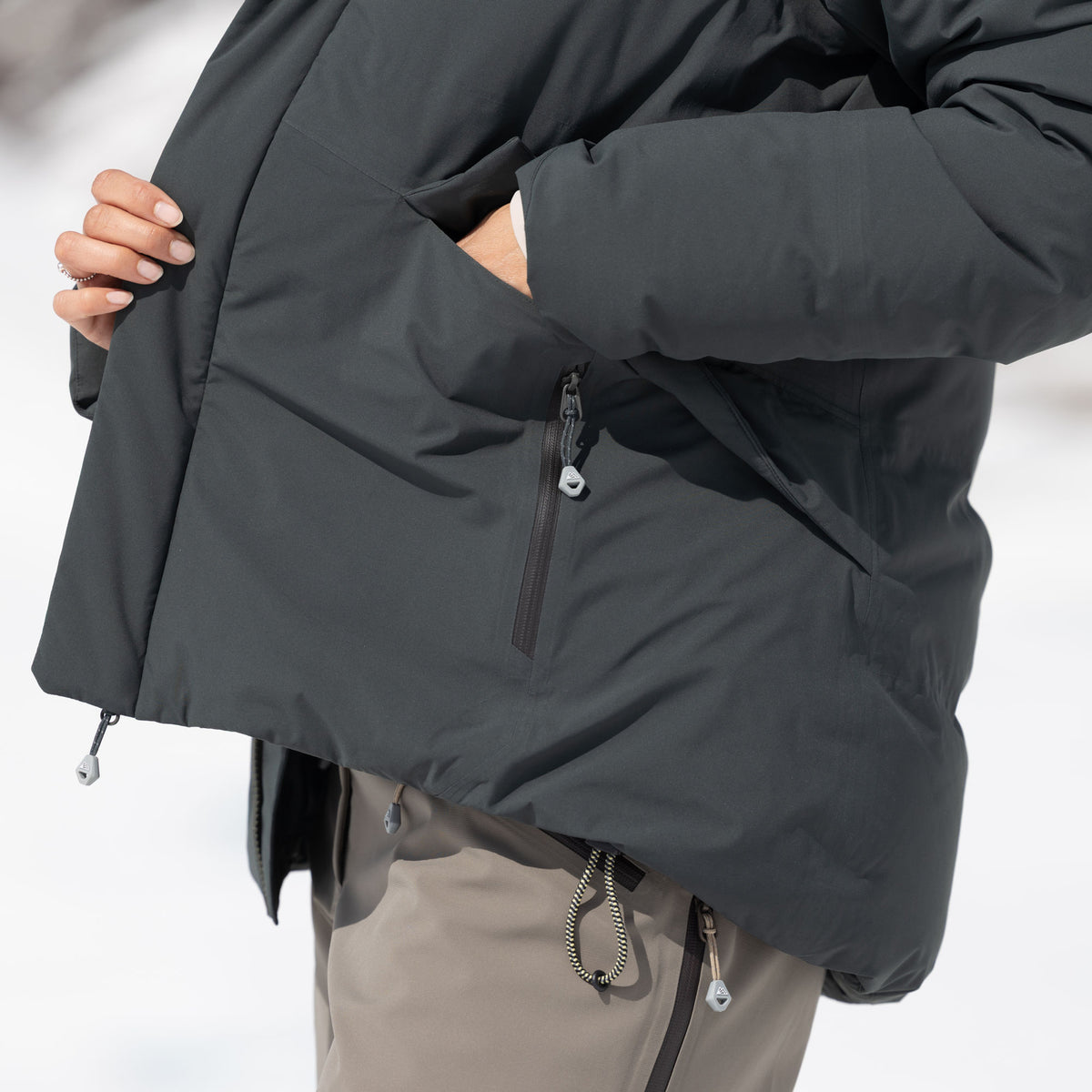 R1 Down Tech Jacket Women | thyme leaves