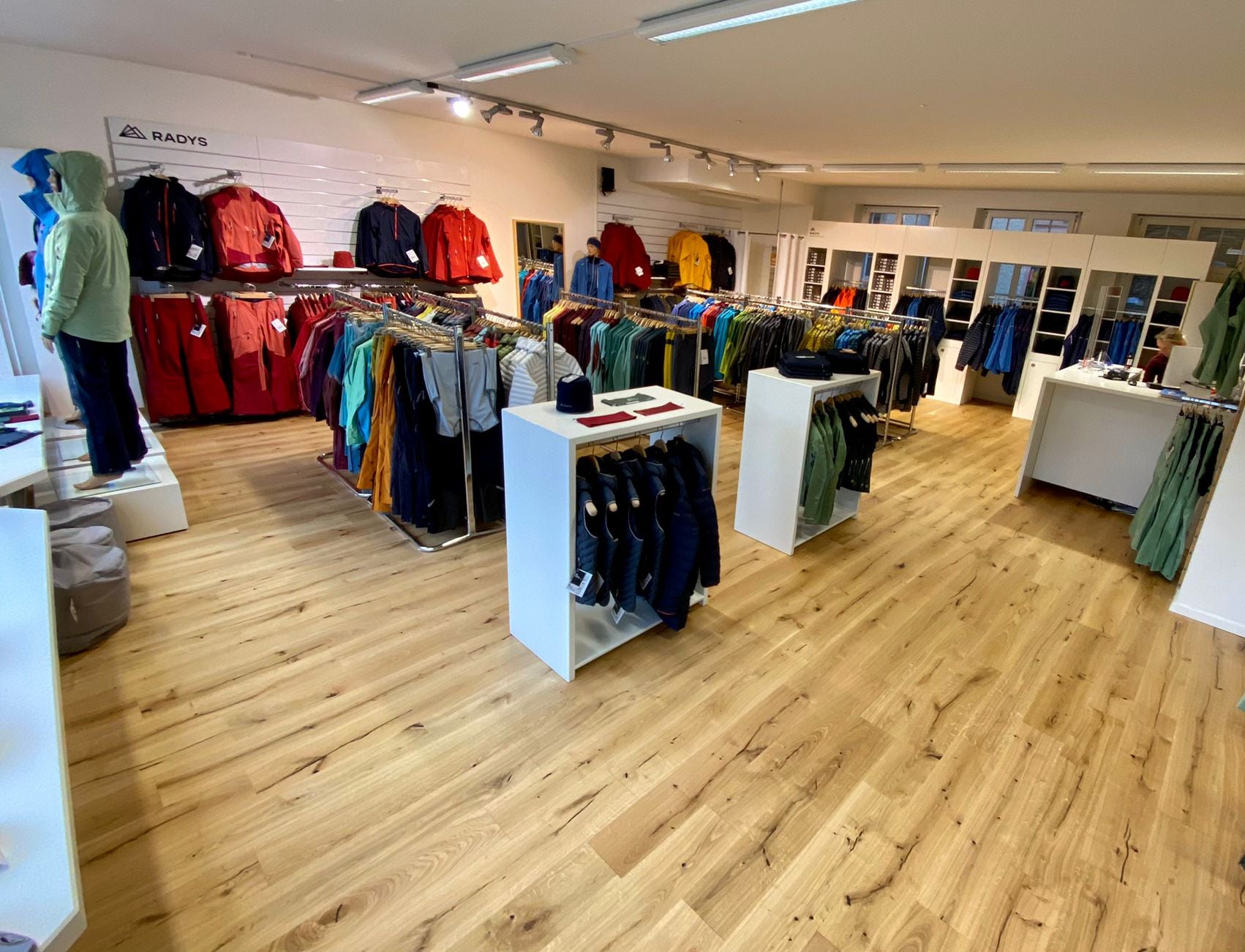 RADYS - Essential Mountain Wear