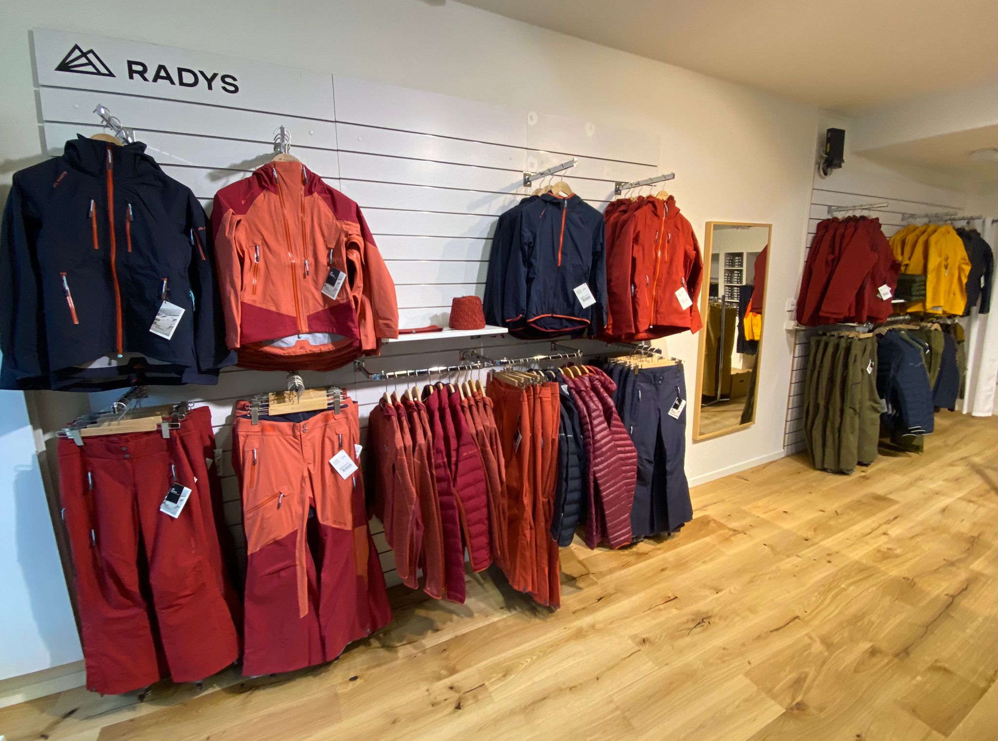 RADYS - Essential Mountain Wear